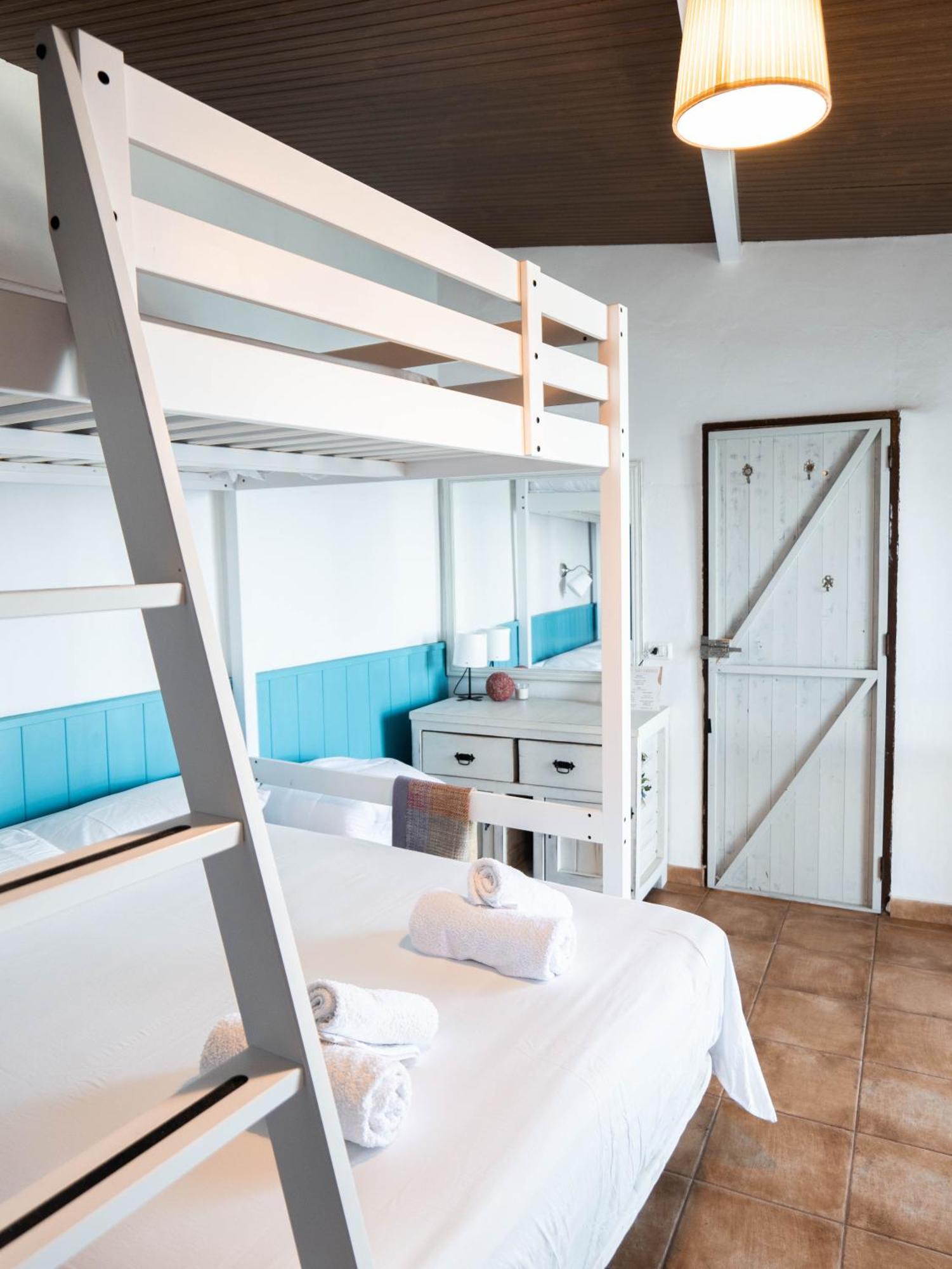Casanaga Hotel Almaciga Kültér fotó