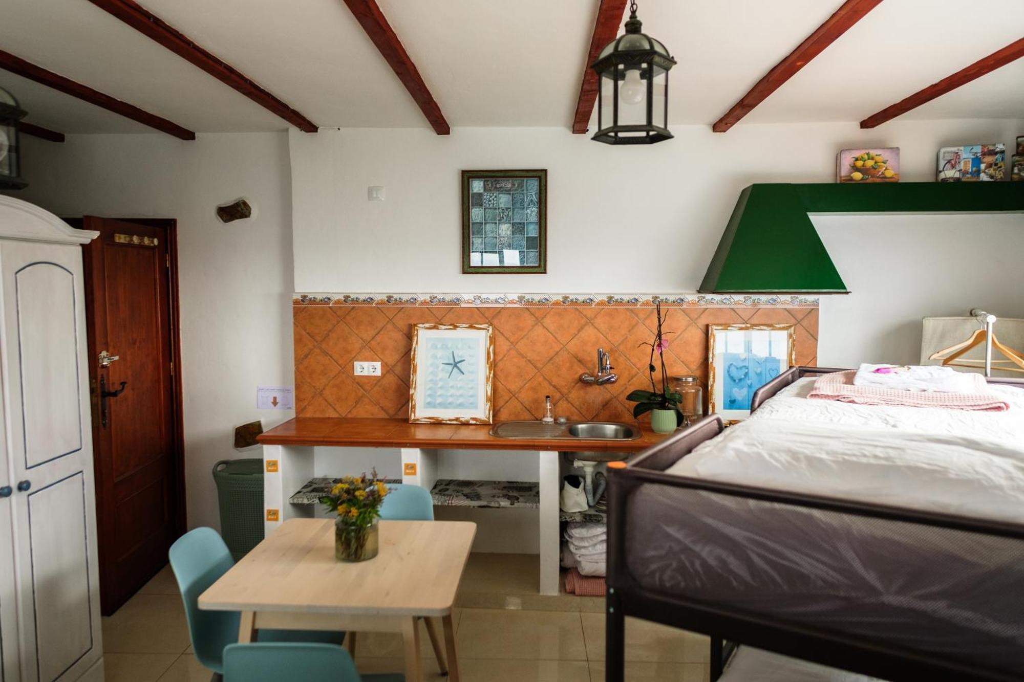 Casanaga Hotel Almaciga Kültér fotó